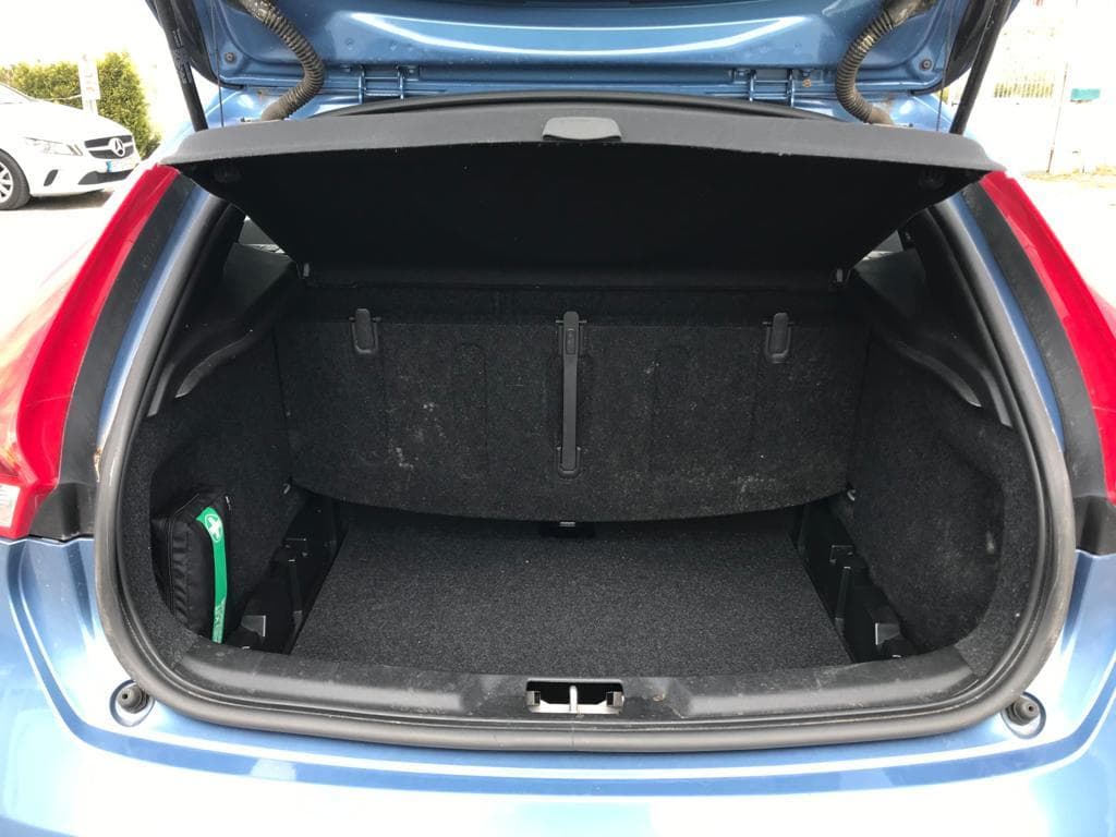 Volvo V40 · Ano 2015 — imagen 11