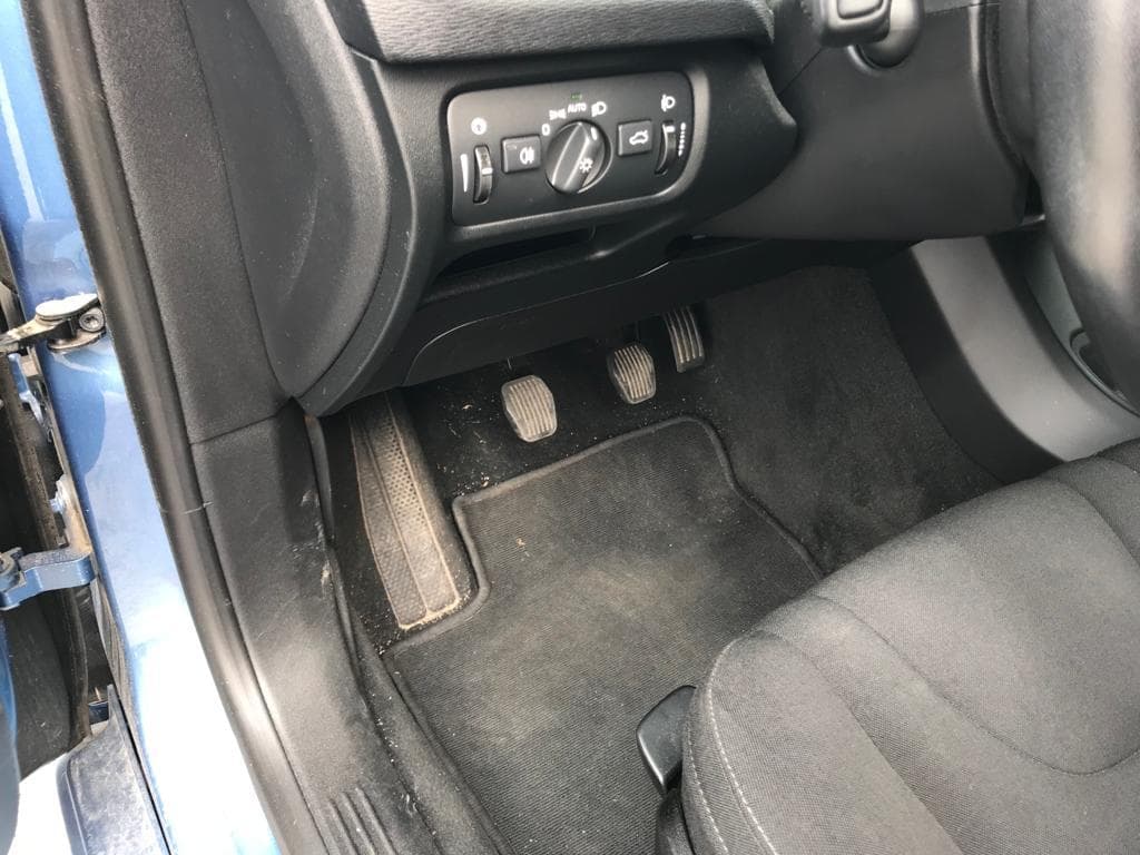 Volvo V40 · Ano 2015 — imagen 13