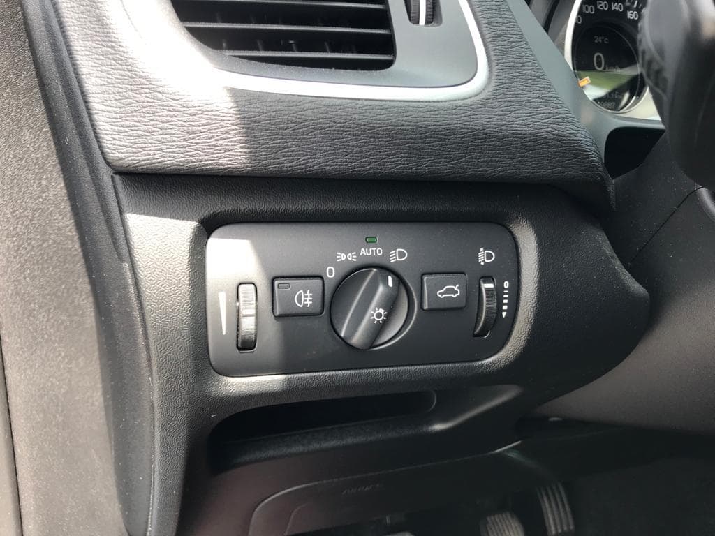 Volvo V40 · Ano 2015 — imagen 16