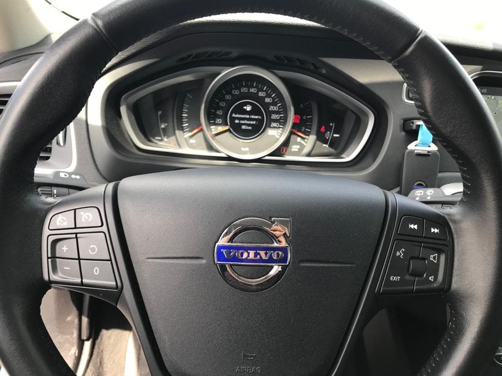 Volvo V40 · Ano 2015 — imagen 19