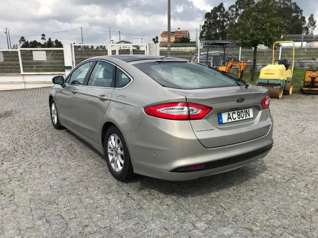 Ford Mondeo · Ano 2015 — image 4