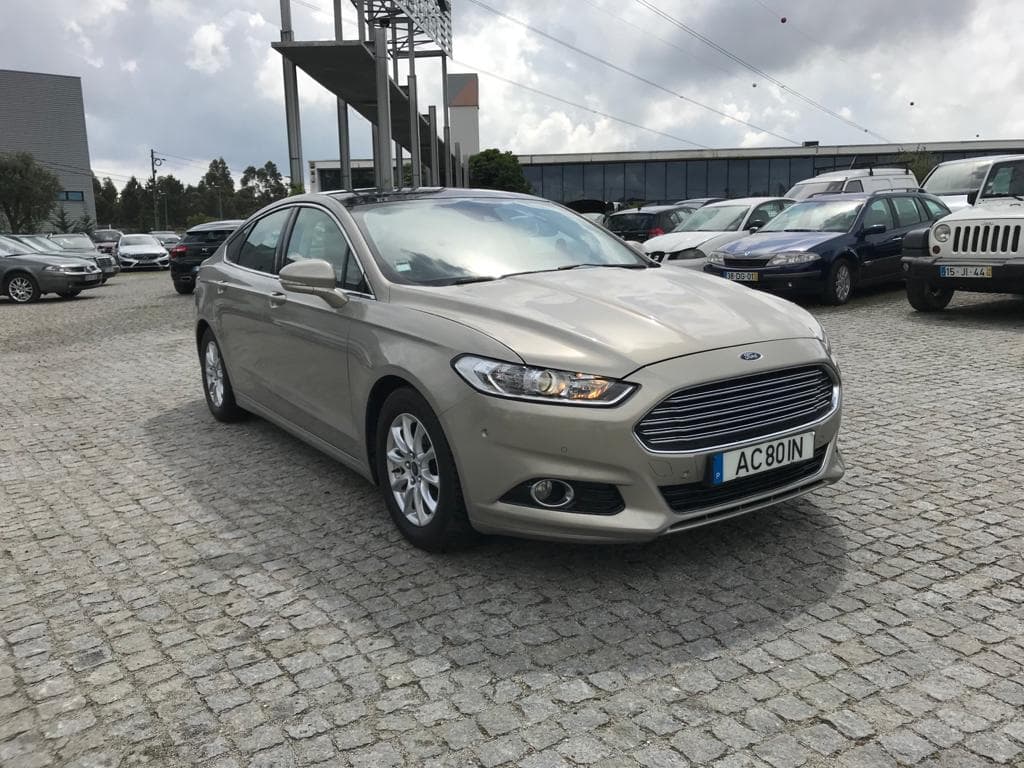 Ford Mondeo · Ano 2015 — image 1