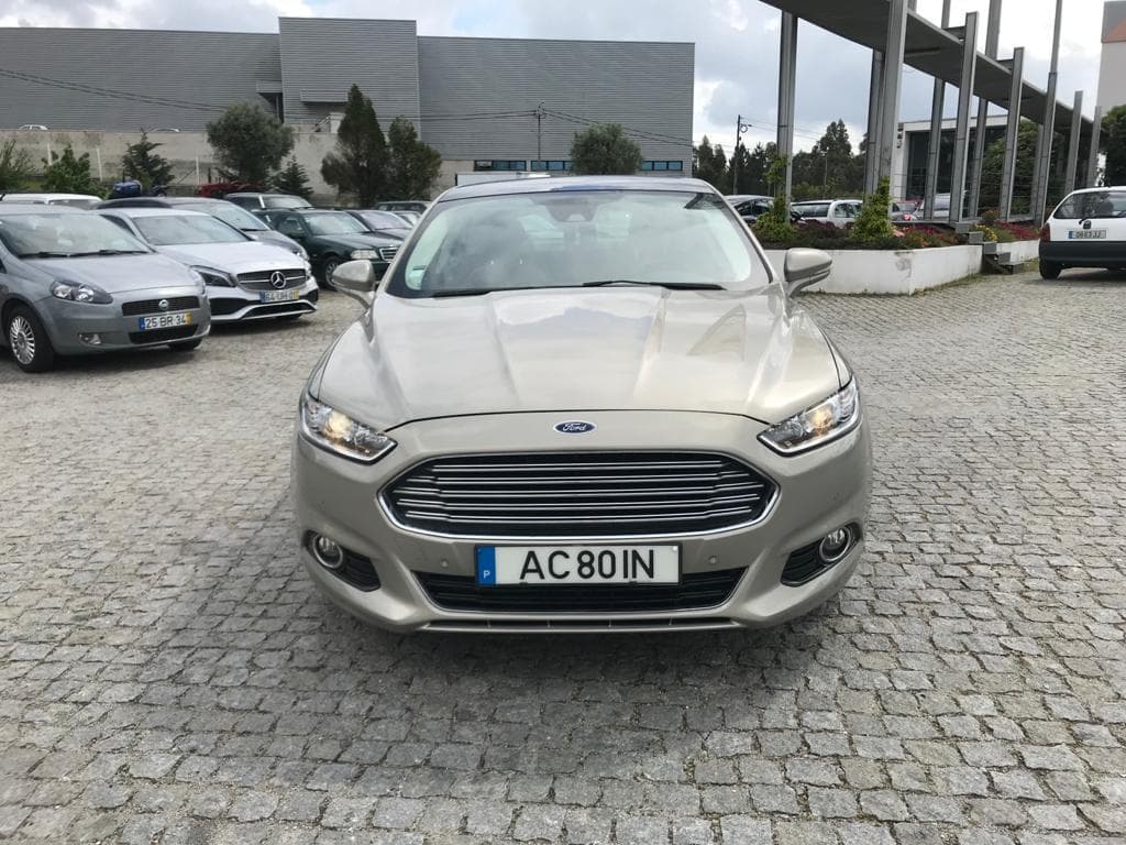 Ford Mondeo · Ano 2015 — image 2