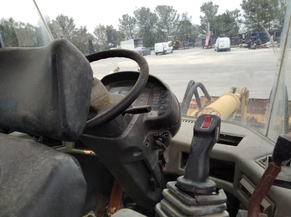 Pá Carregadora Komatsu WA 320 — imagen 6