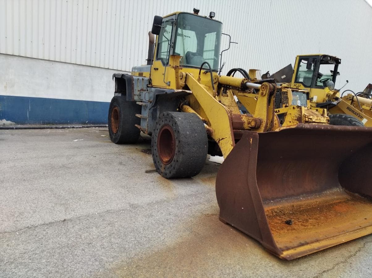Pá Carregadora Komatsu WA 320 — imagen 3
