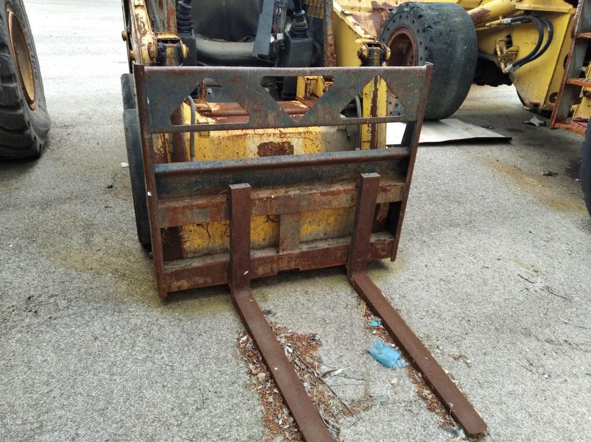 Mini chargeuse Komatsu SK 07 — image 3