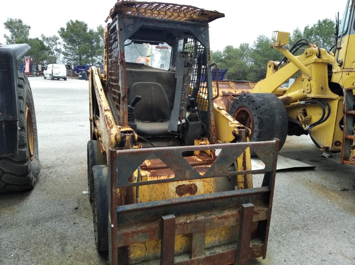Mini Carregadora Komatsu SK 07