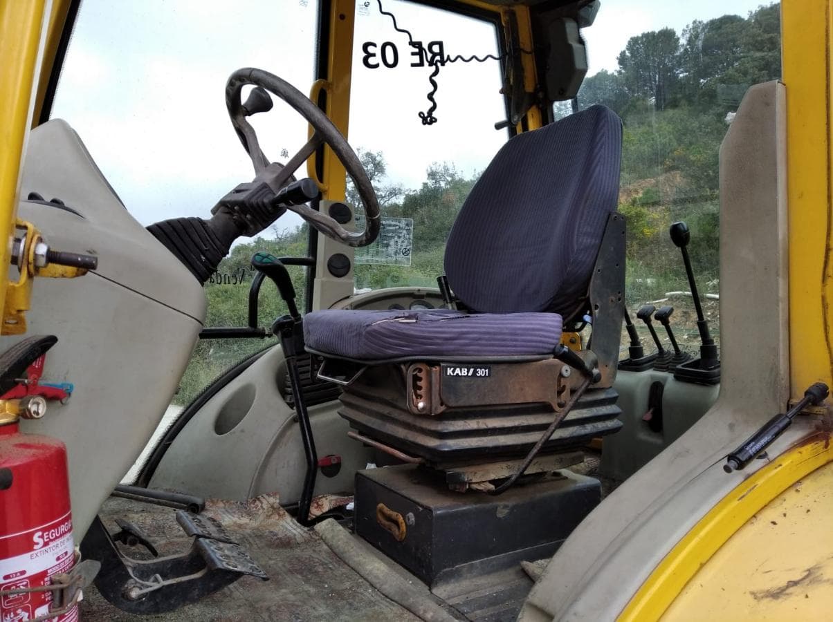 Retroescavadora Komatsu WB 93 — imagen 9