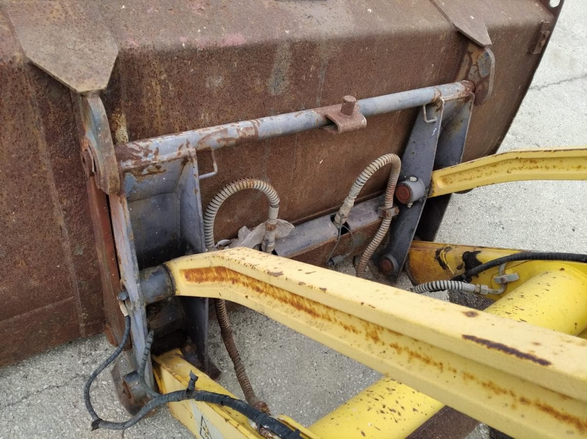 Retroescavadora Komatsu WB 93 — imagen 14