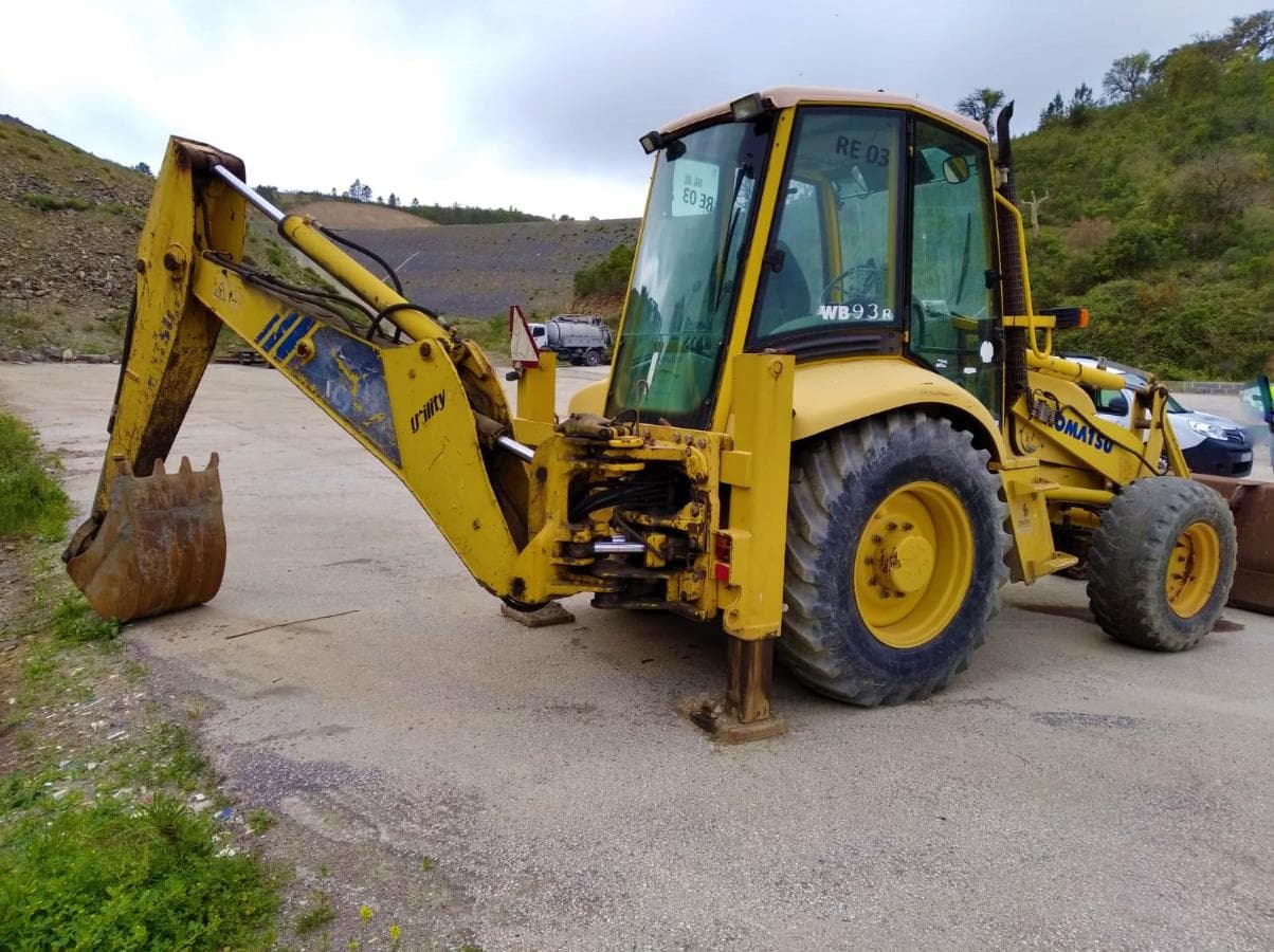 Retroescavadora Komatsu WB 93 — imagen 3