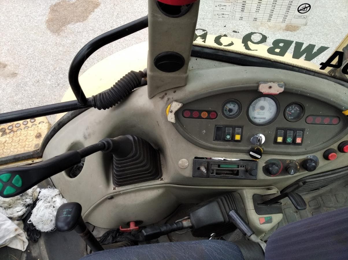 Retroescavadora Komatsu WB 93 — image 11
