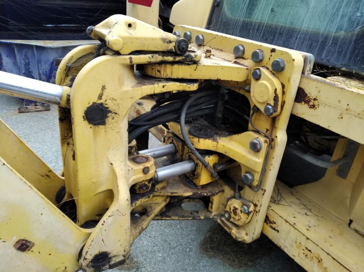Retroescavadora Komatsu WB 93 — image 14