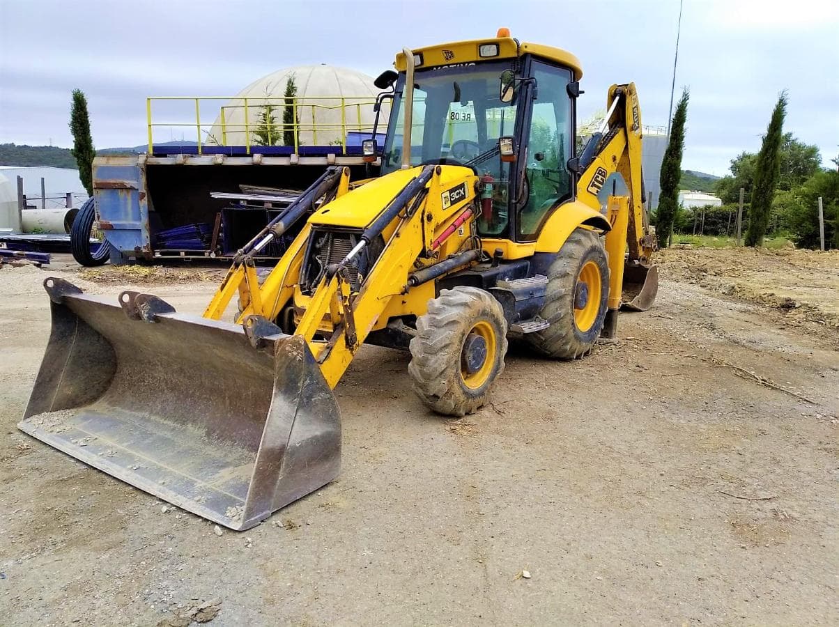 Retroescavadora JCB 3CX-4T — imagen 1