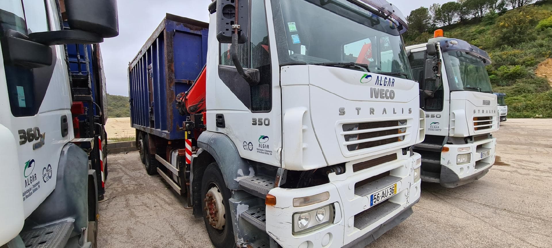 Iveco Stralis 350 26 T com Grua e Compactador — image 1