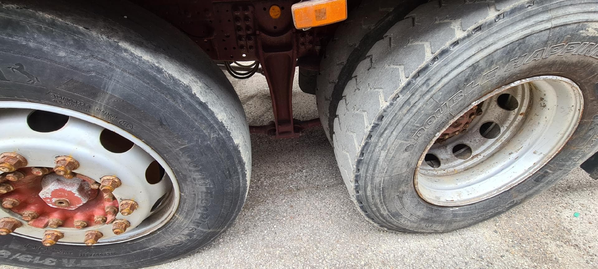 Iveco Stralis 350 26 T com Grua e Compactador — imagen 11