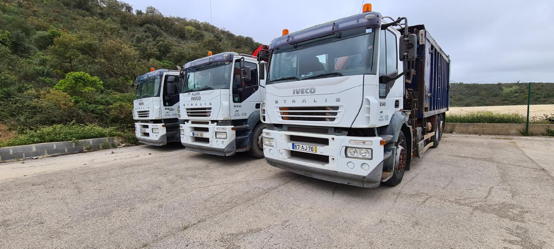 Iveco Stralis 350 26 T com Grua e Compactador — imagen 5