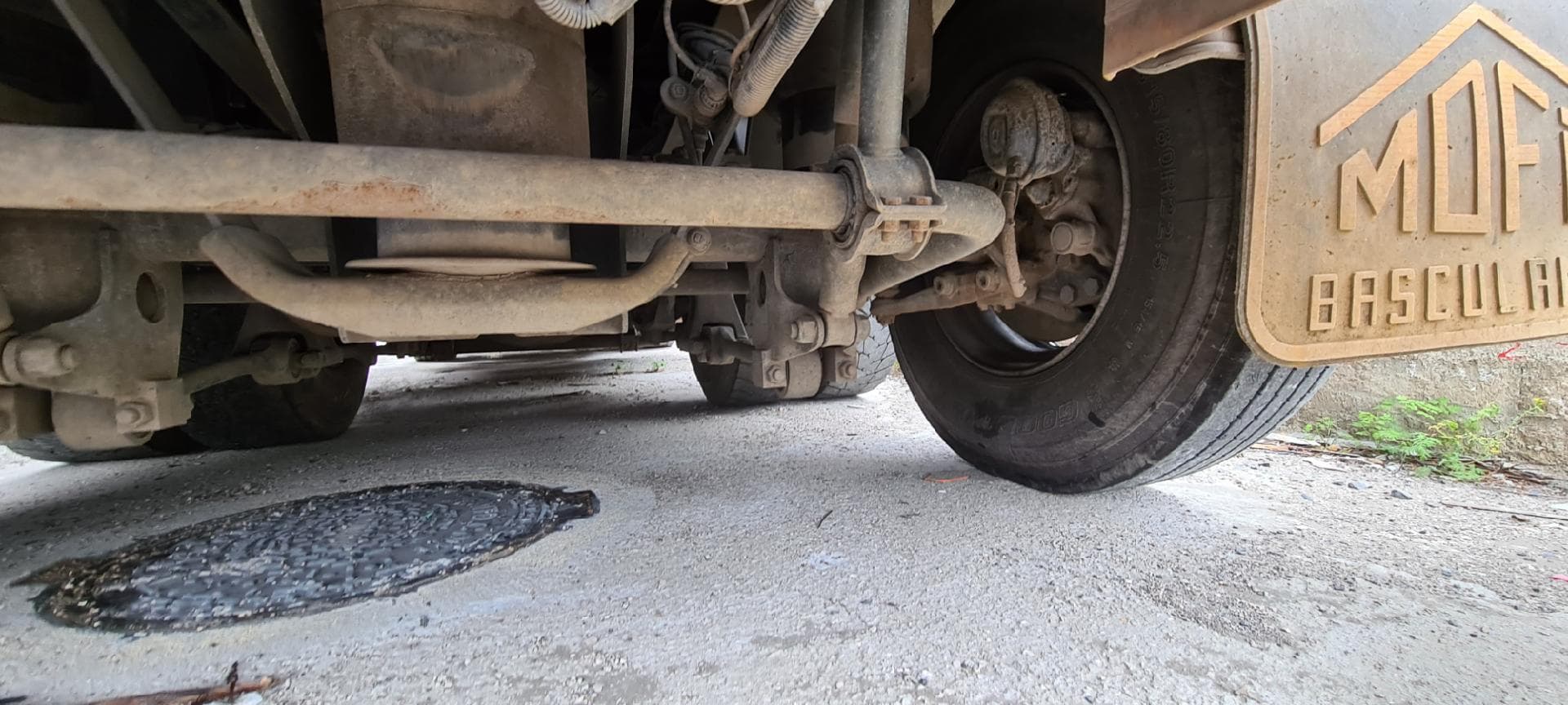 Iveco Stralis 360 26T com Grua e Contentor Basculante — imagen 10