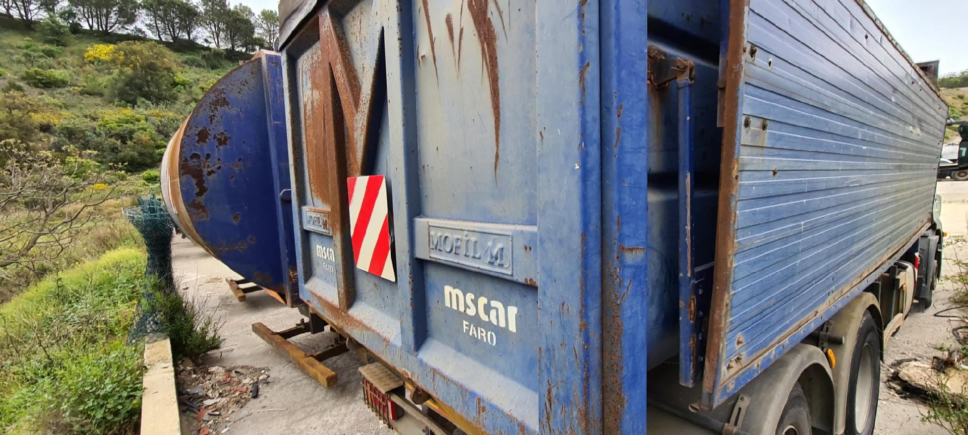 Iveco Stralis 360 26T com Grua e Contentor Basculante — imagen 7