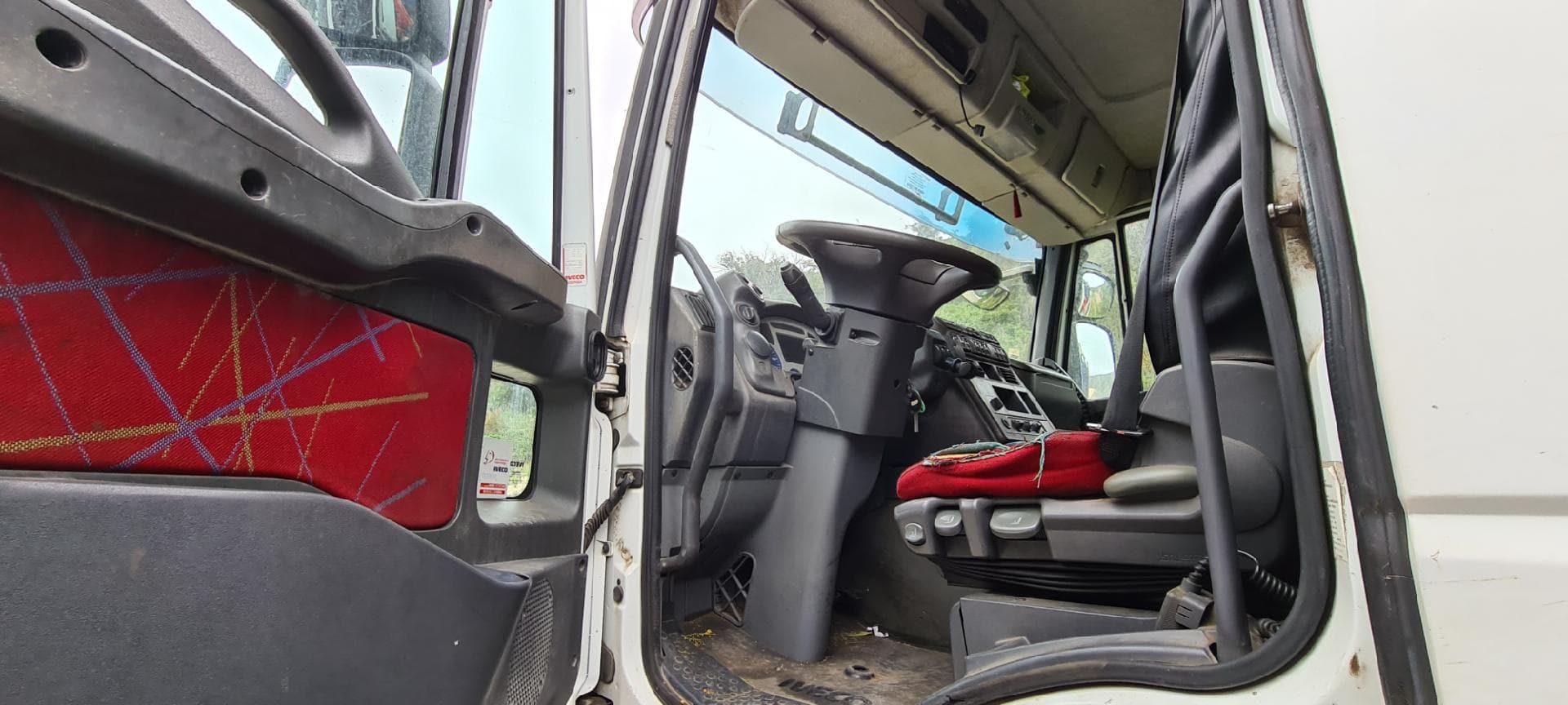 Iveco Stralis 360 26T com Grua e Contentor Basculante — imagen 17