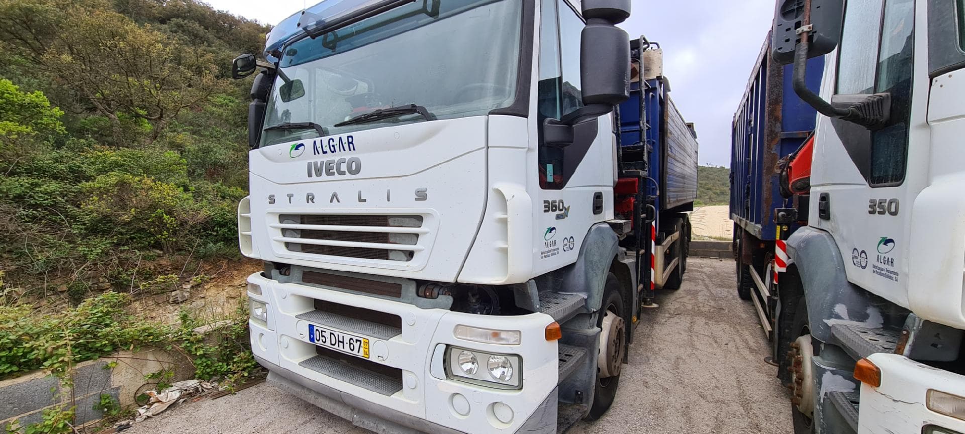 Iveco Stralis 360 26T com Grua e Contentor Basculante — imagen 1