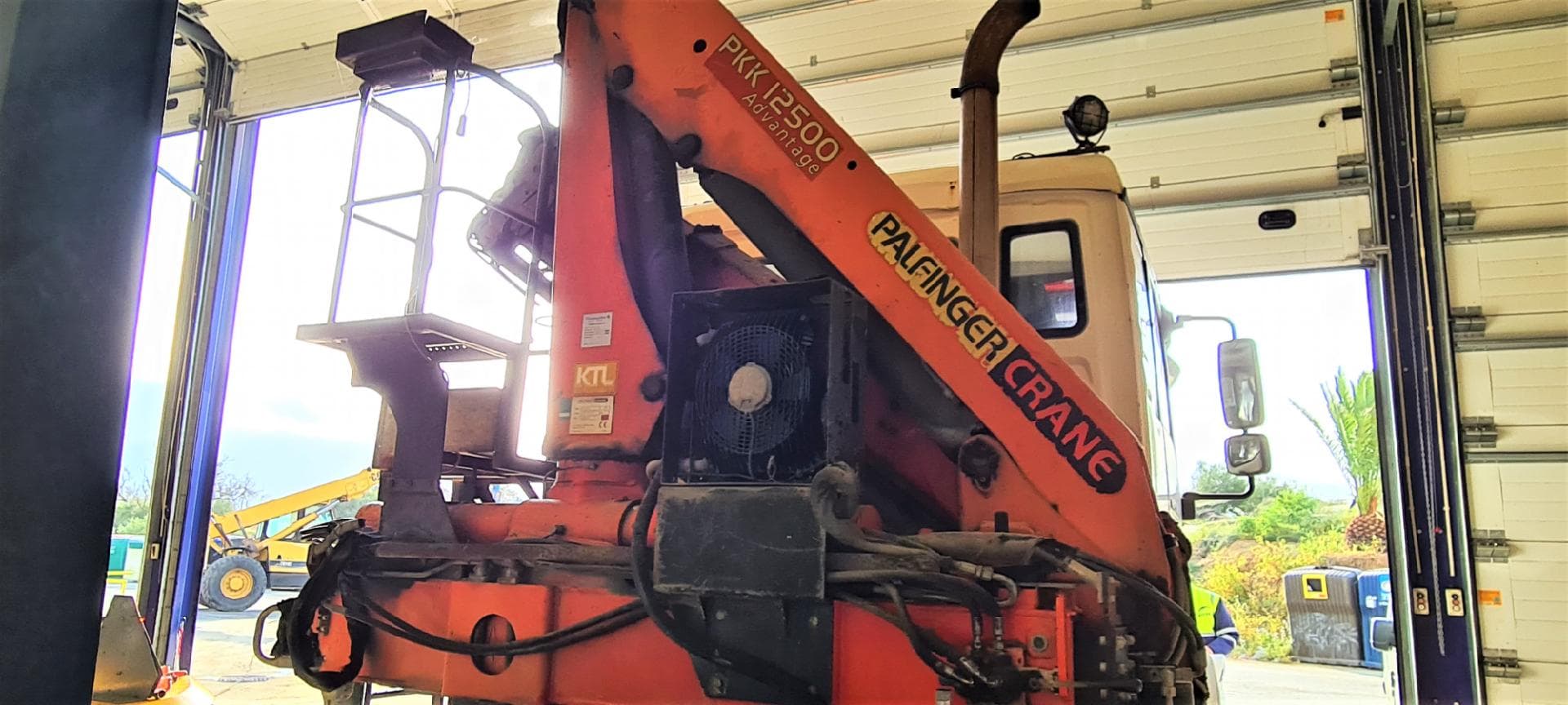 MAN TGA 35.360 com Grua e Amplirrol — imagen 9