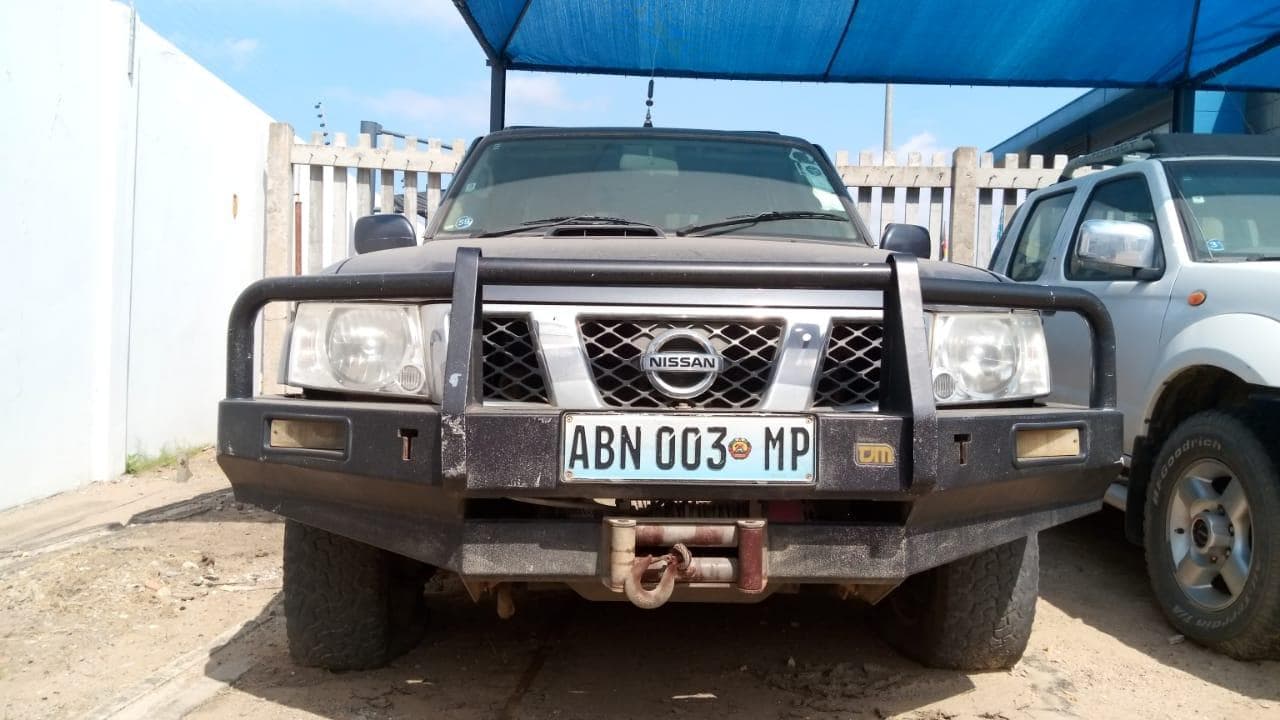 Nissan Patrol   ·