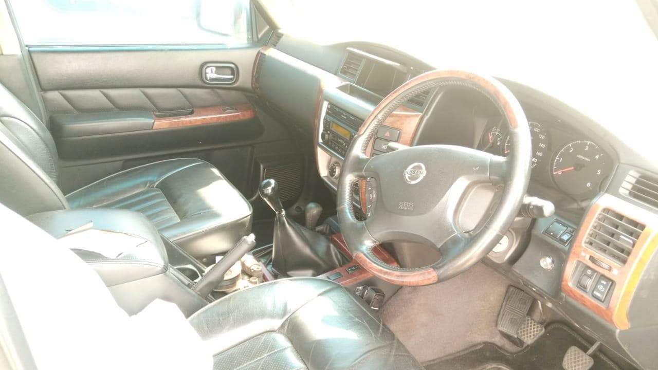 Nissan Patrol · — imagem 12