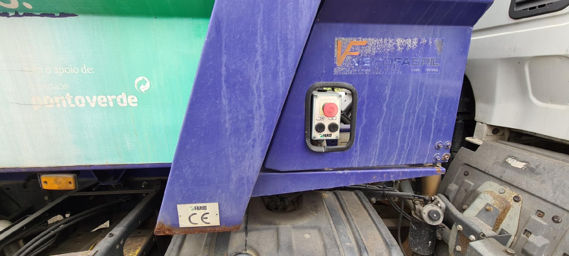 Iveco Eurocargo ML75 com Compactador 6/9 — imagen 5
