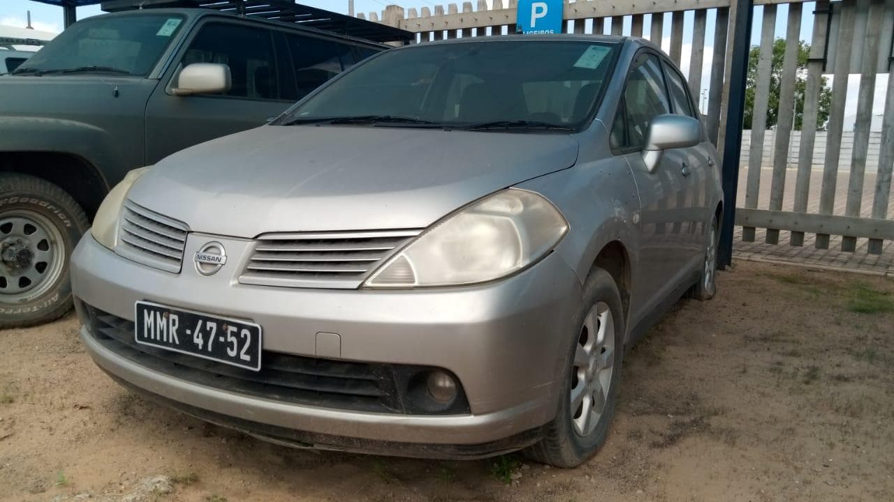 Nissan Tida   ·