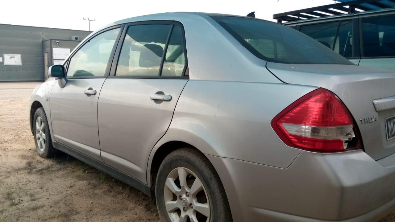 Nissan Tida · — image 9