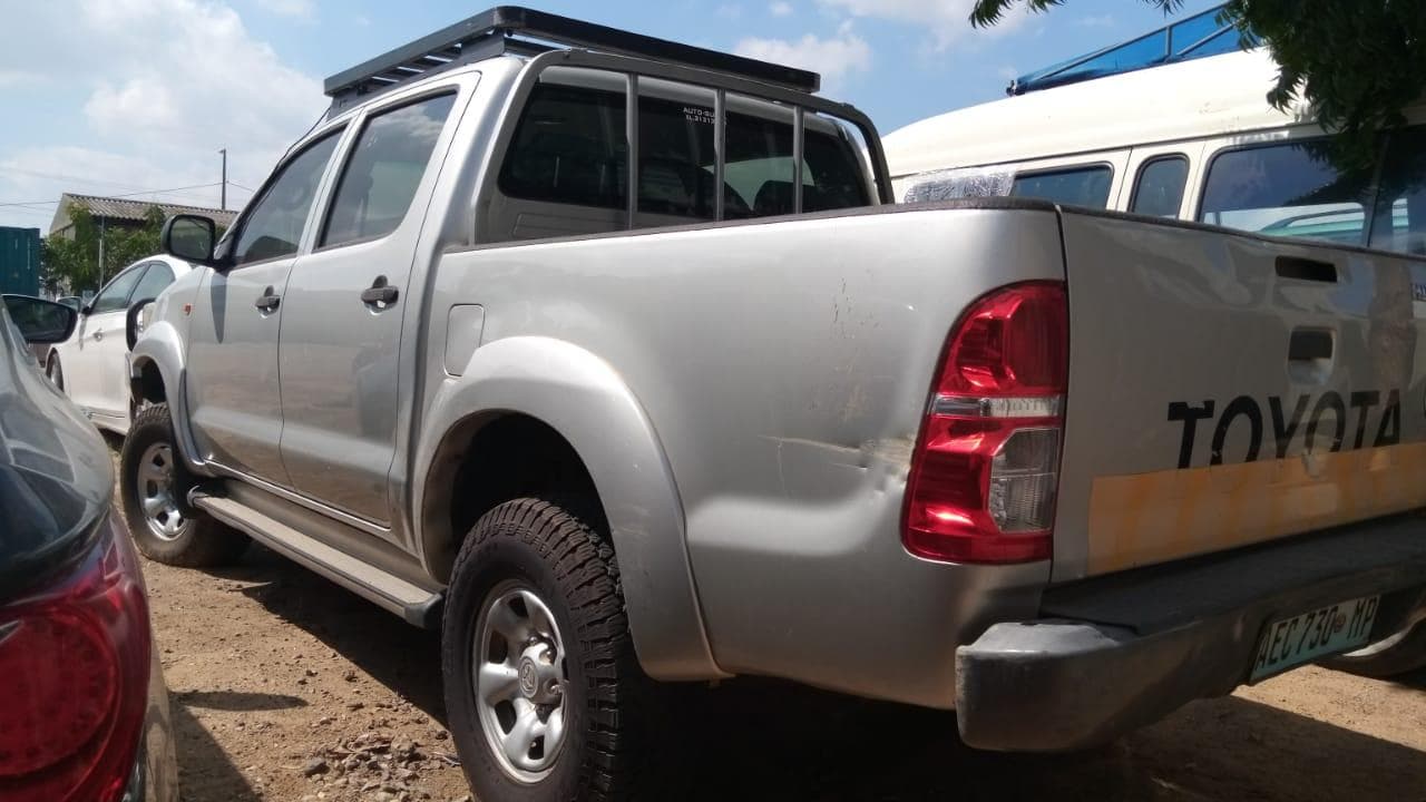 Toyota Hilux · — image 4