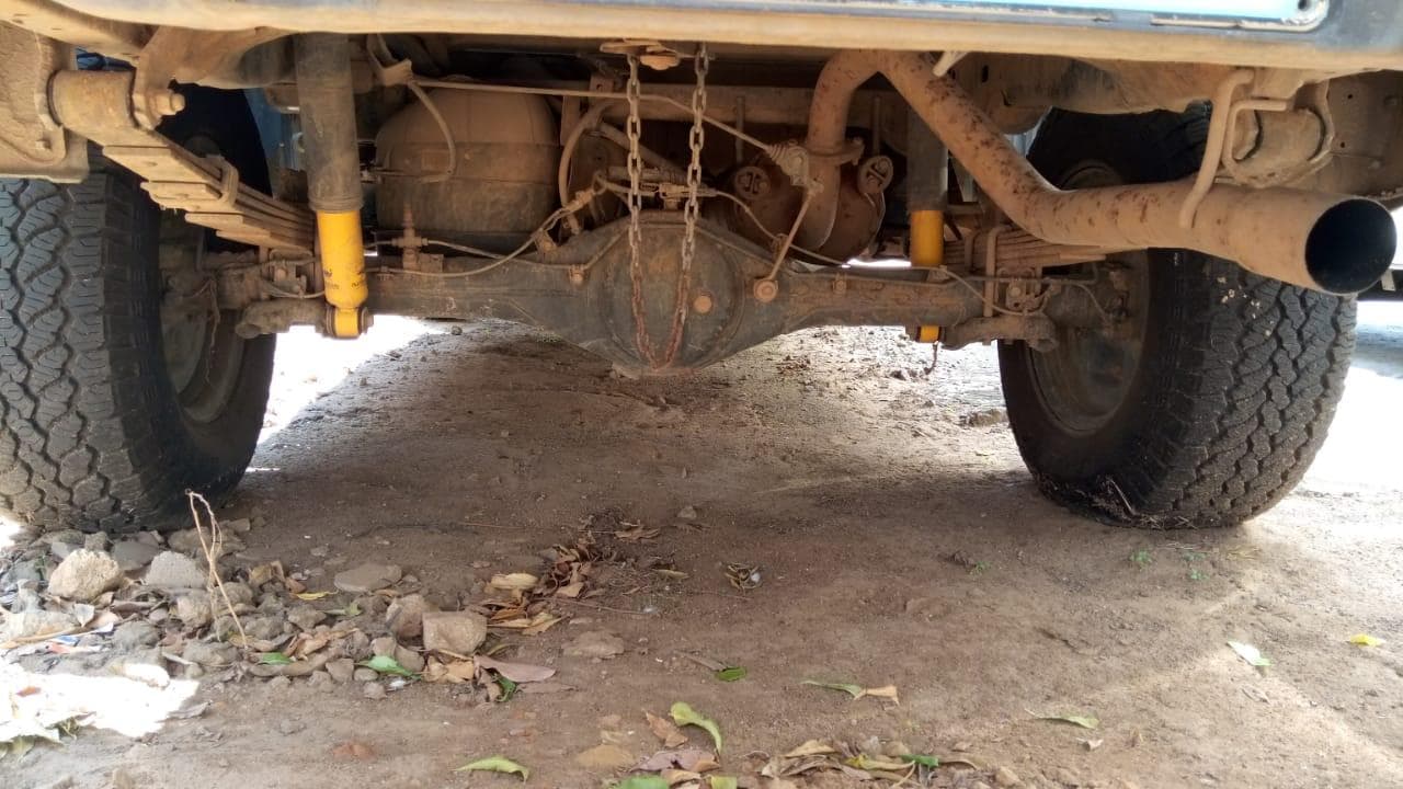 Toyota Hilux · — image 10