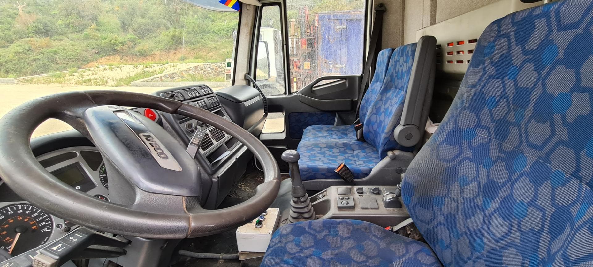 Iveco Eurocargo ML75 com Compactador 6/9 — imagen 13