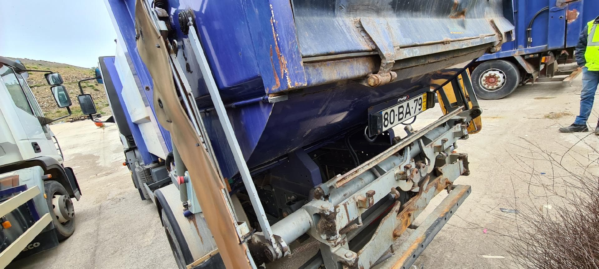 Iveco Eurocargo ML75 com Compactador 6/9 — imagen 9