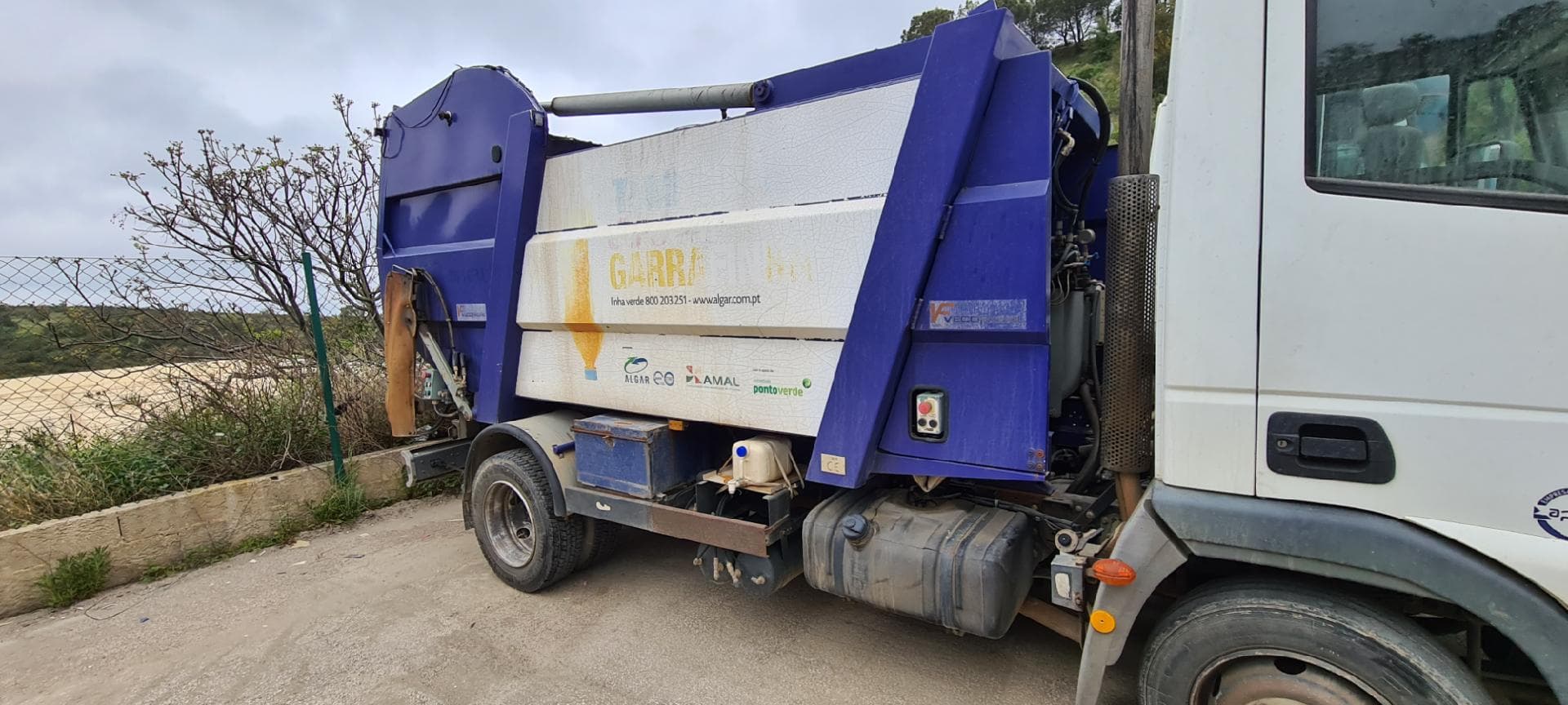 Iveco Eurocargo ML75 com Compactador 6/9 — imagen 5