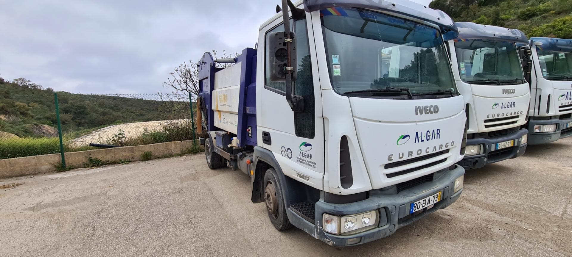 Iveco Eurocargo ML75 com Compactador 6/9 — imagen 3