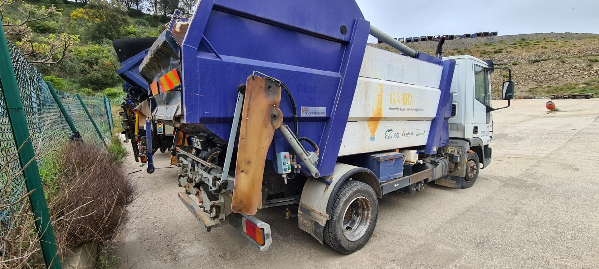 Iveco Eurocargo ML75 com Compactador 6/9 — imagen 6