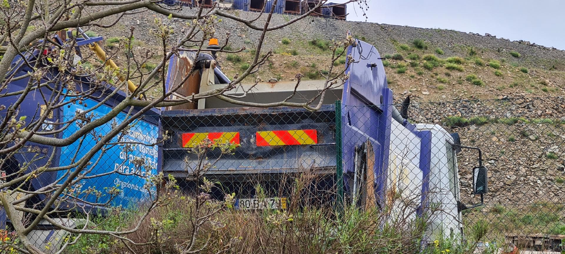 Iveco Eurocargo ML75 com Compactador 6/9 — imagen 11