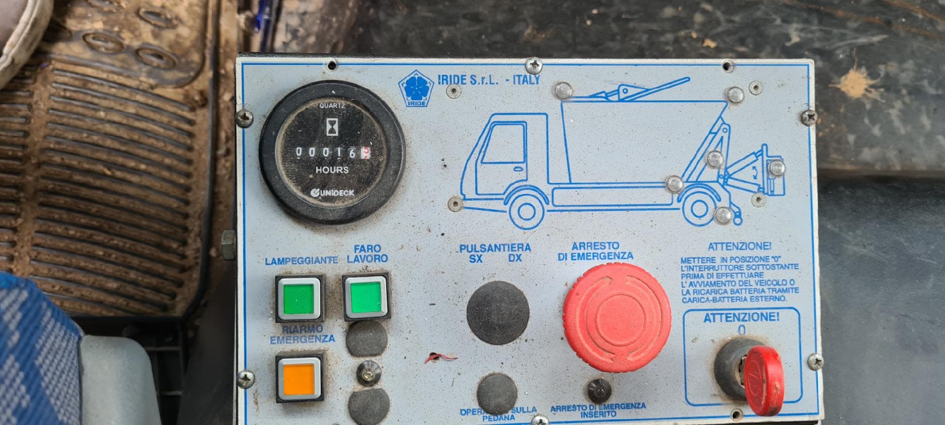 Iveco Eurocargo ML120 com Contentor Basculante 6/9 · Loulé — image 9