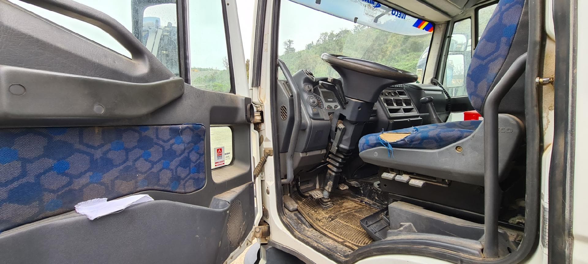 Iveco Eurocargo ML120 com Contentor Basculante 6/9 · Loulé — image 10