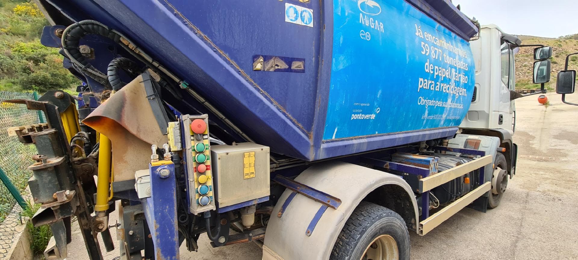 Iveco Eurocargo ML120 com Contentor Basculante 6/9 · Loulé — image 5