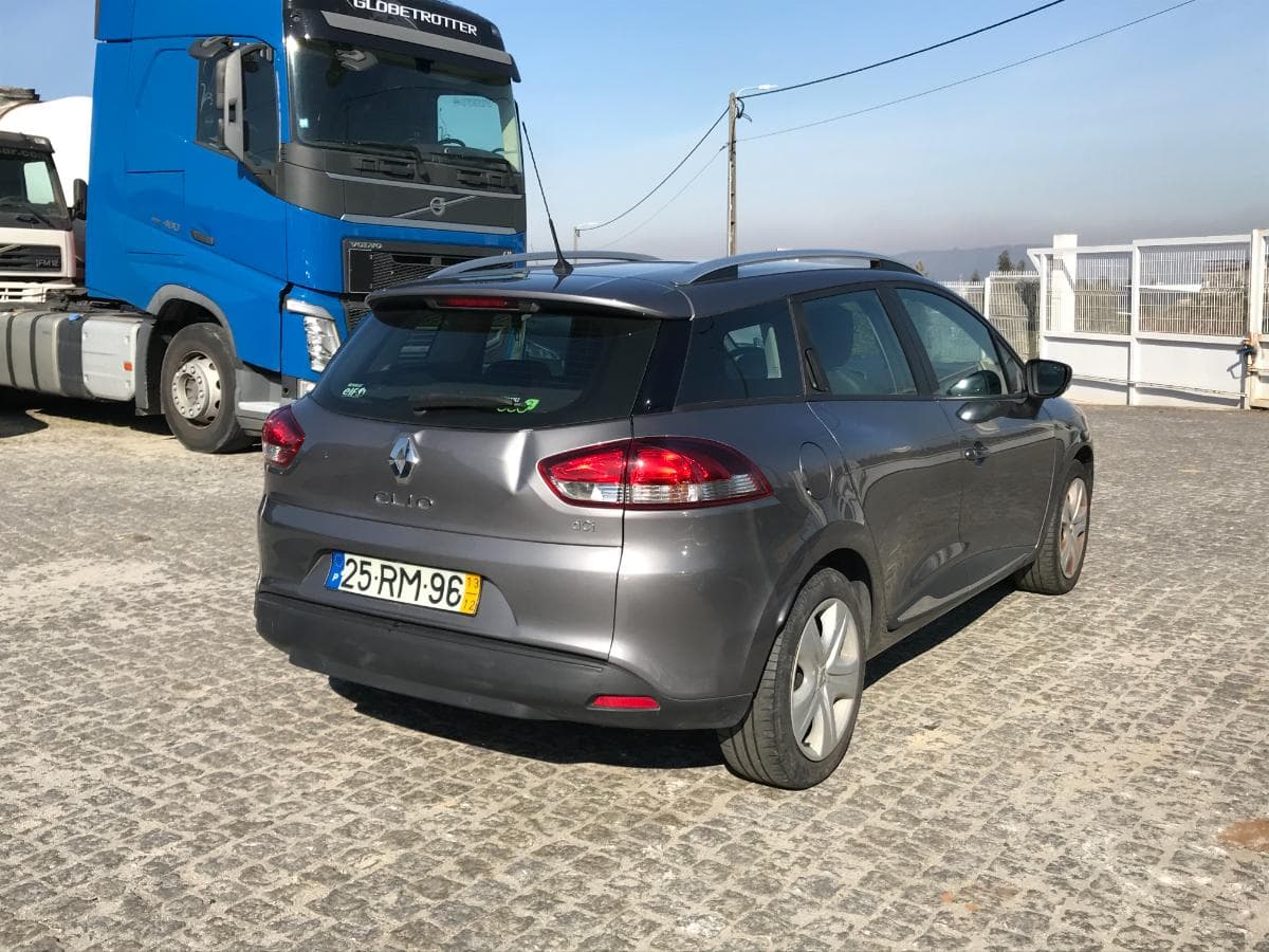 Renault Clio 1.5 DCI · Ano 2013 — image 4