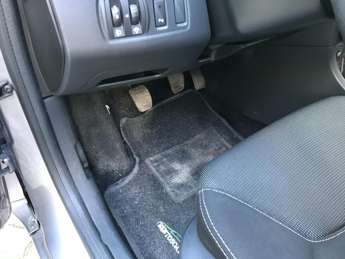 Renault Clio 1.5 DCI · Ano 2013 — image 18