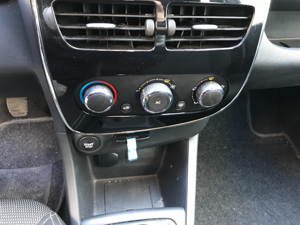 Renault Clio 1.5 DCI · Ano 2013 — image 20