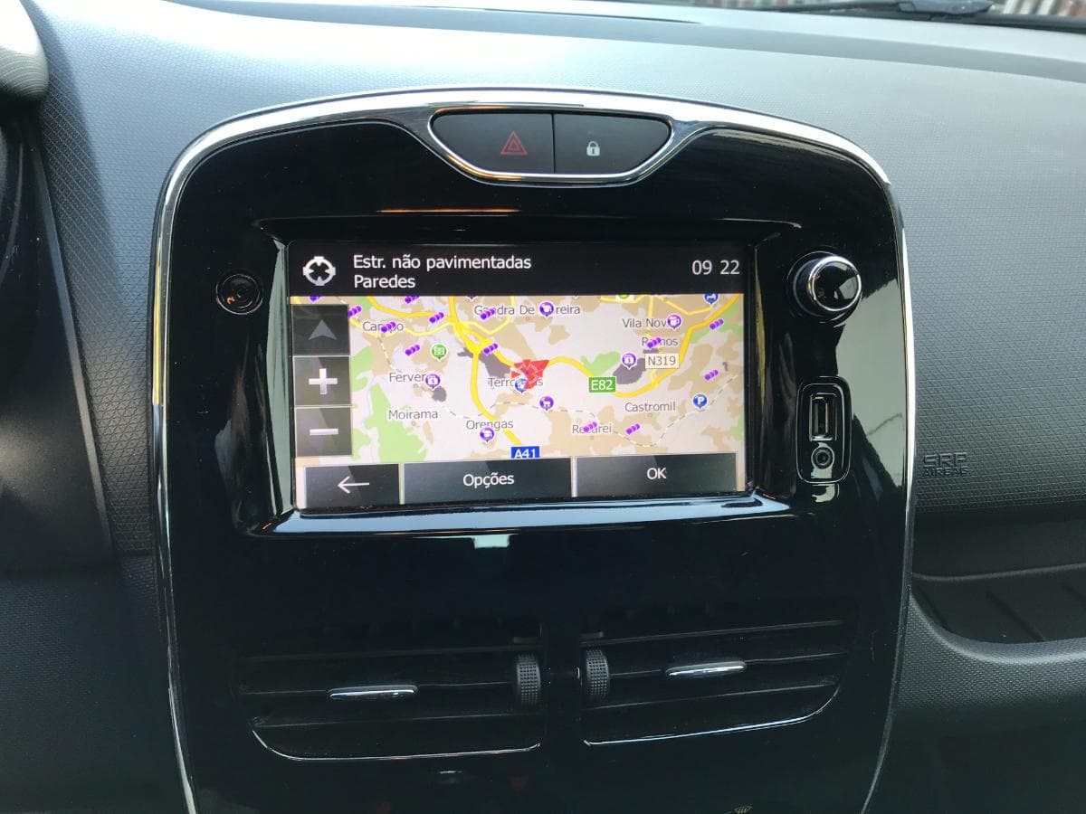 Renault Clio 1.5 DCI · Ano 2013 — image 21