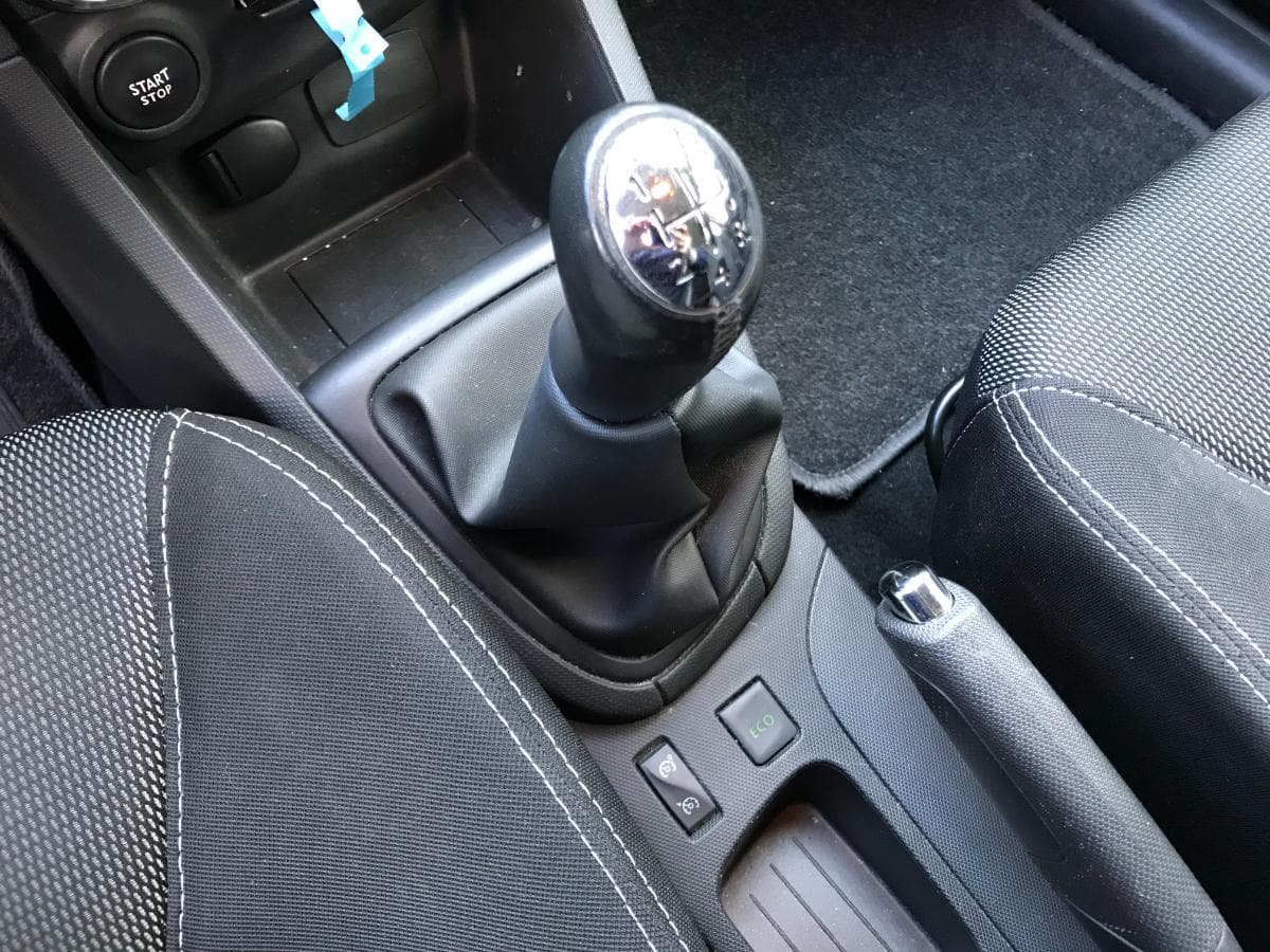 Renault Clio 1.5 DCI · Ano 2013 — image 24