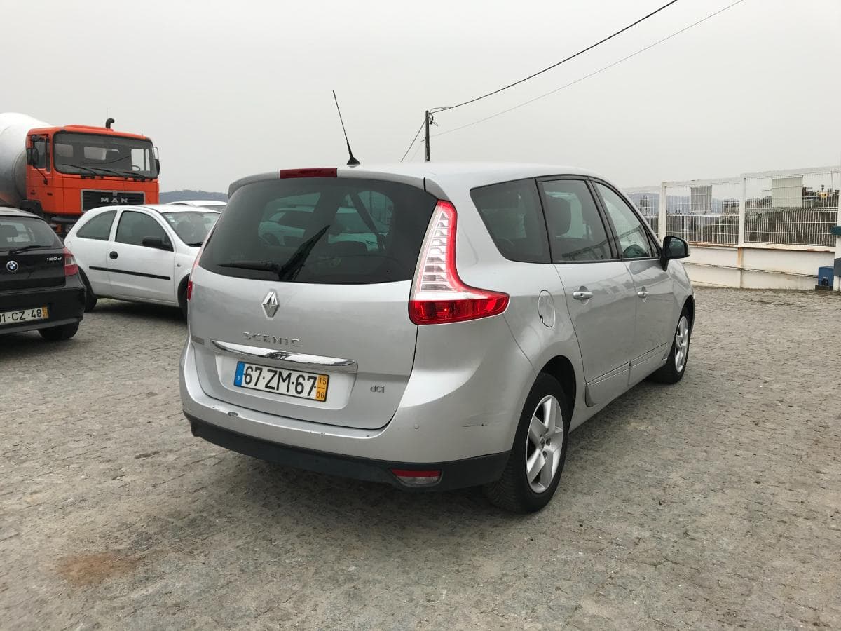 Renault Scénic · Ano 2015 — imagem 6