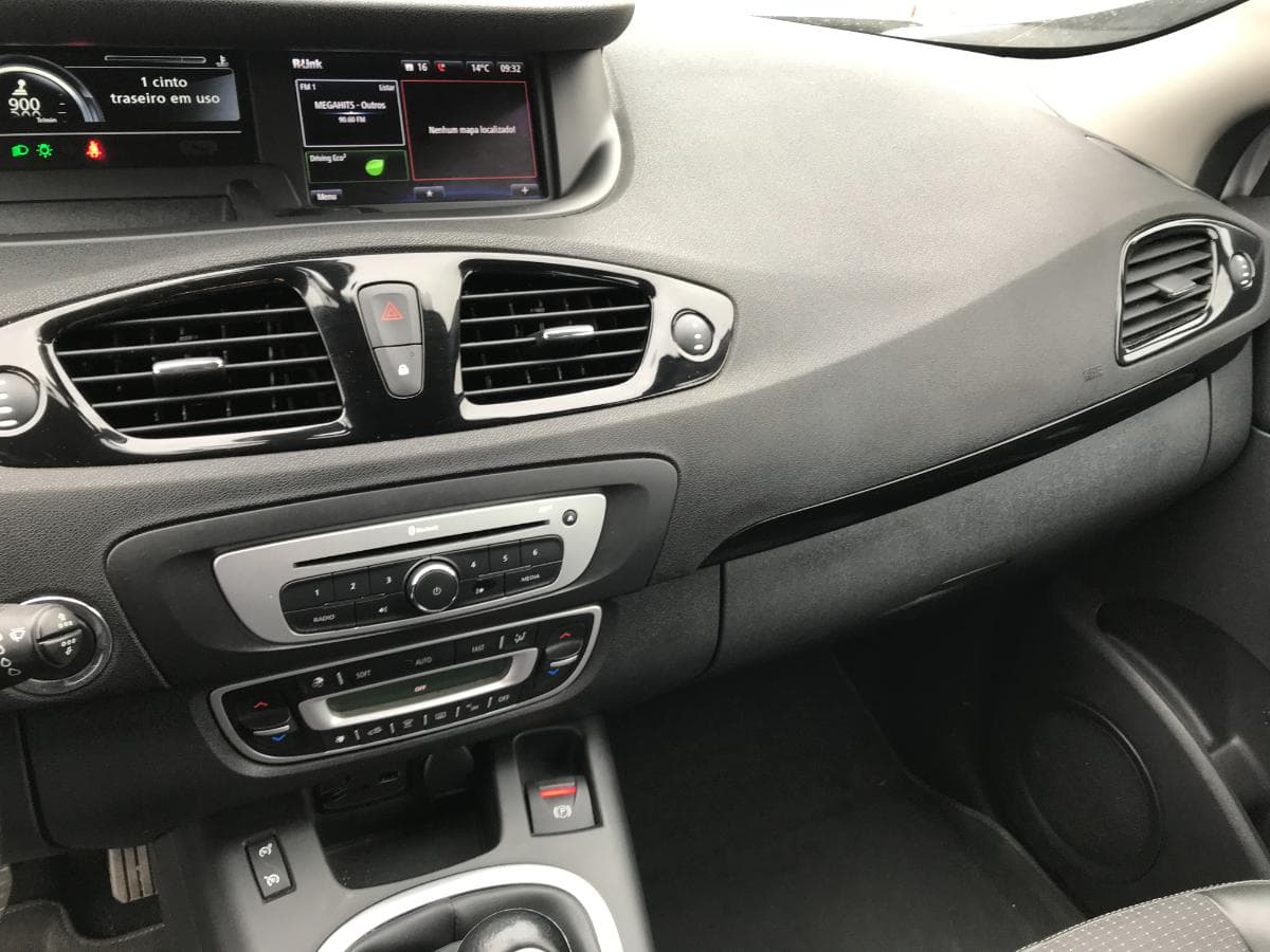 Renault Scénic · Ano 2015 — imagem 25