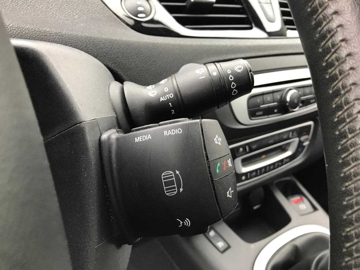 Renault Scénic · Ano 2015 — imagem 26