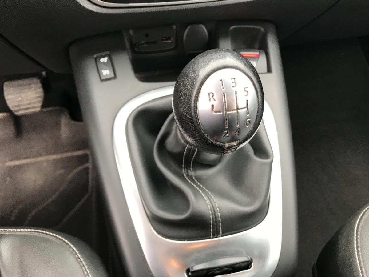 Renault Scénic · Ano 2015 — imagem 27